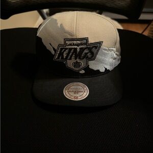 Mitchell & Ness Los Angeles Kings Paintbrush SnapBack hat.  New never worn